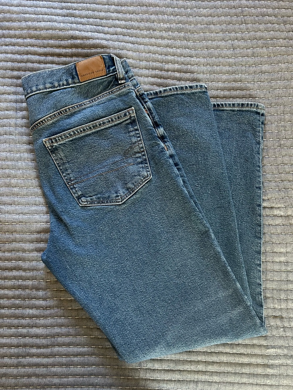 American Eagle Outfitters Straight-Leg Highwaisted Blue Jeans Size 8